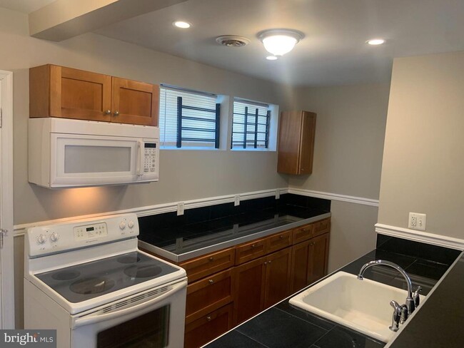 Photo - 2504 W Franklin St