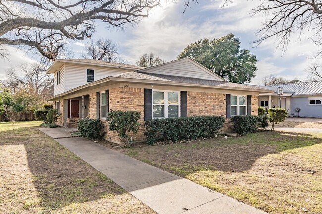 Charming Duplex in Arlington *** Move In S... - Charming Duplex in Arlington *** Move In S... Casa