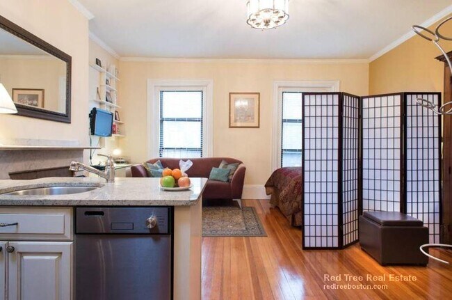 Photo - 190 Beacon St Unit 3