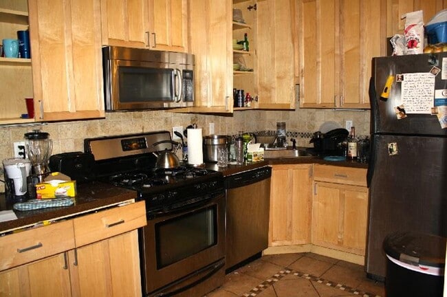 Photo - Amazing 4 Bedroom Apartment available 9/1/26