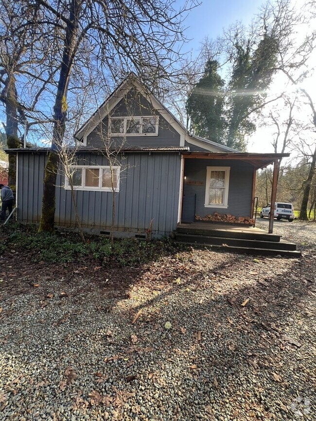 Building Photo - Country Living - 3BED/1BATH, WASHER/DRYER ... Rental