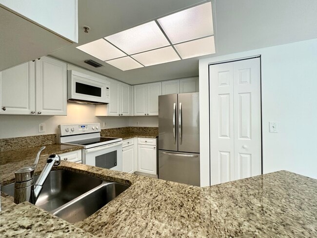Photo - 300 Crestwood Ct N Unit 302