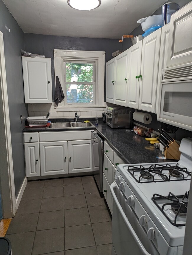 Cocina - 5535 Centre Ave Unidad 8