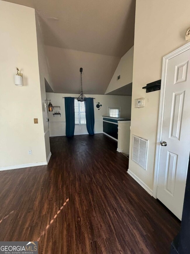 Photo - 2890 Duncan Pl