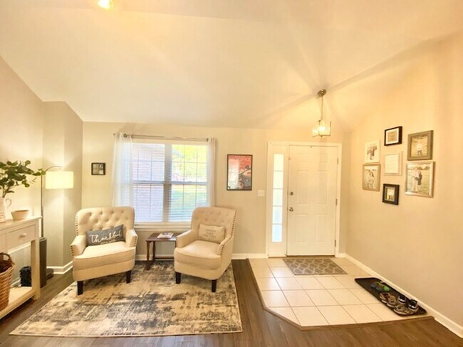 Photo - 103 Underwood Ln