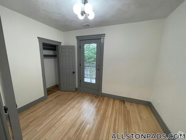 Building Photo - 41 Long Ave Unit 2 Rental