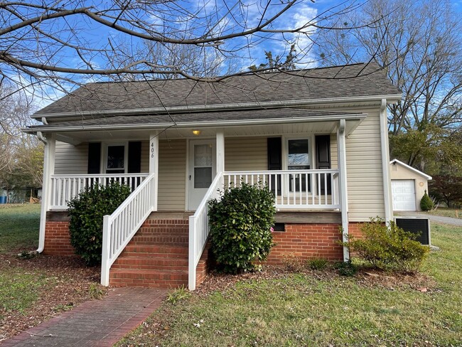 2 bed 1 bath home in Randleman! - 2 bed 1 bath home in Randleman!