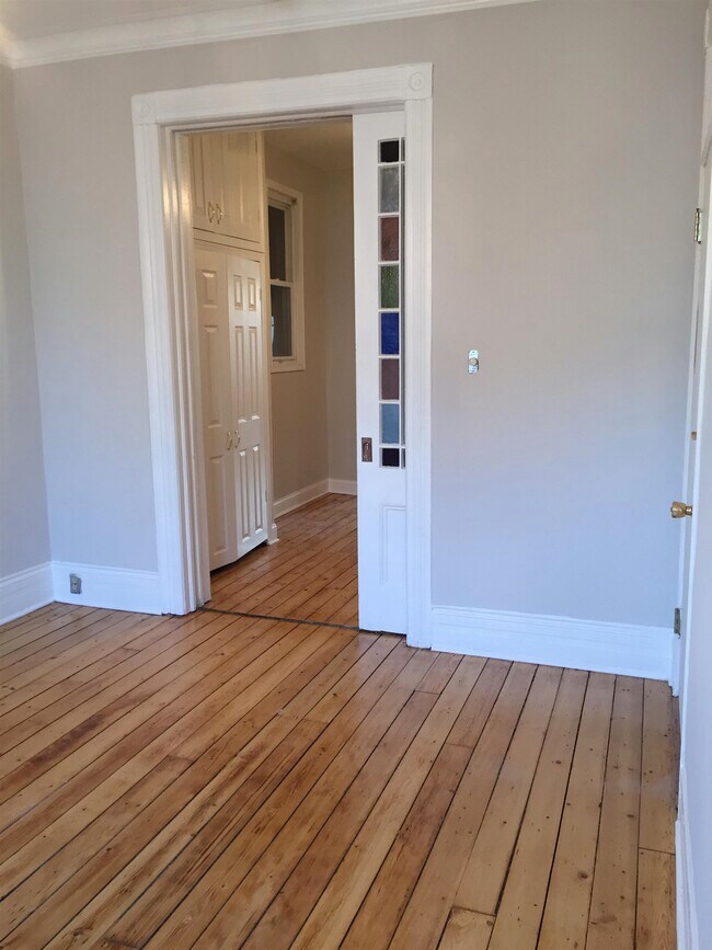 Photo - 343 Pavonia Ave