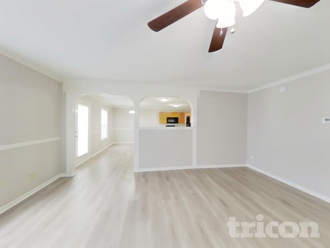 Photo - 1997 Evergold Cir