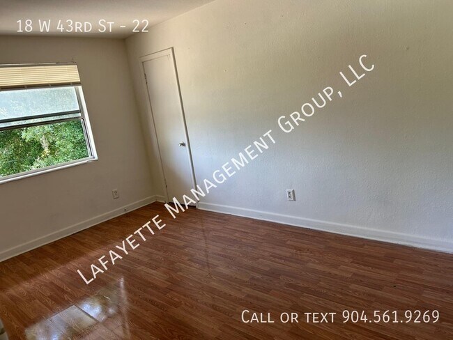 Photo - 18 W 43rd St Unidad 22
