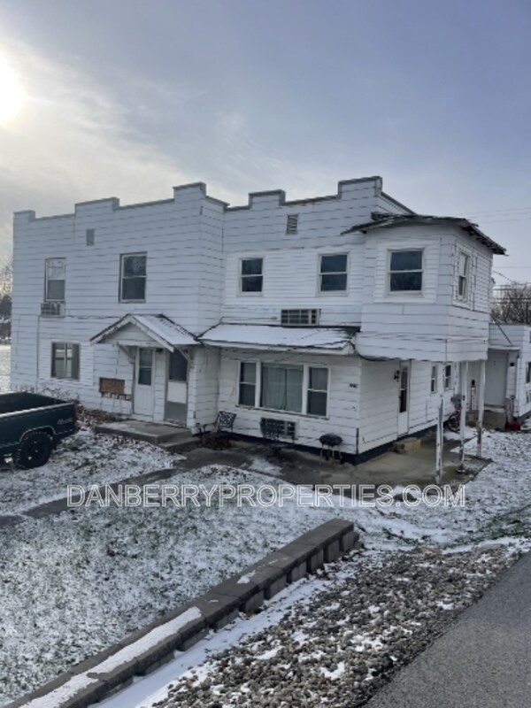 Building Photo - 220 N Main St