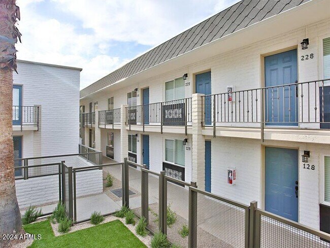 Photo - 3101 N 32nd St Unit ST