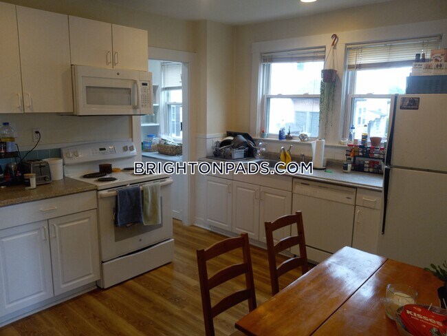 Photo - 6 Mapleton St