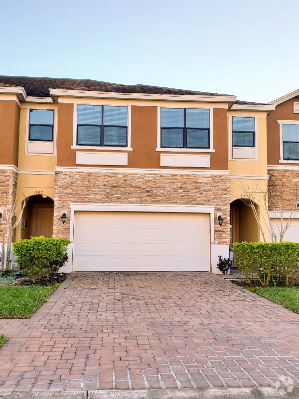 Building Photo - 1893 Portofino Meadows Blvd Rental