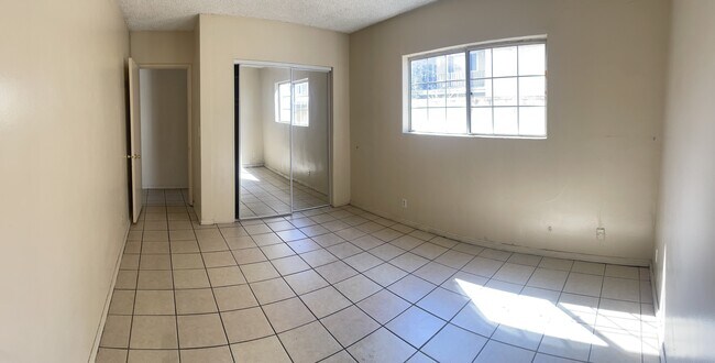 Photo - 921 Carob Way Unidad 7