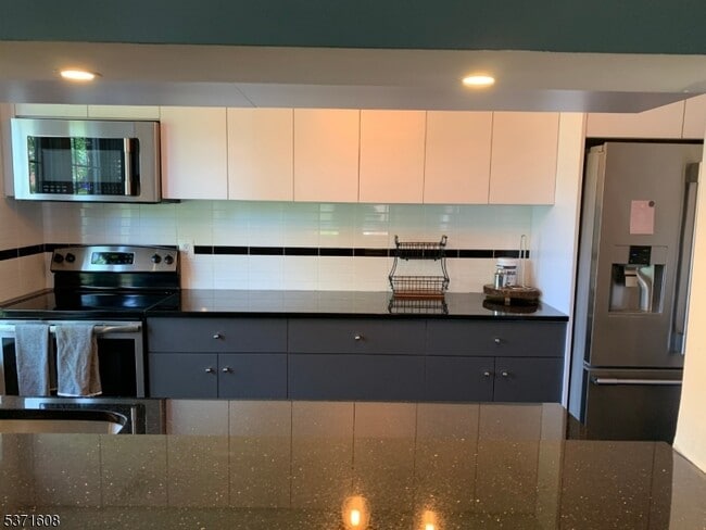 Building Photo - 217 Prospect Ave Unit 3B-3B Rental