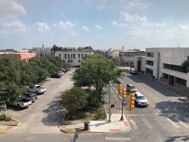 Building Photo - 301 N Austin St