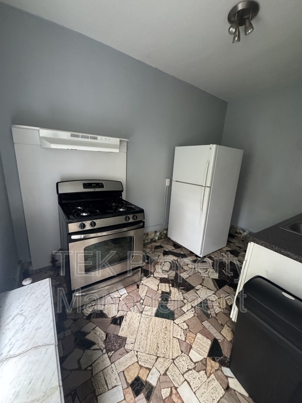 Photo - 163 Saratoga Ave