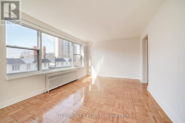 Photo - 1545 Bathurst St Unit 405