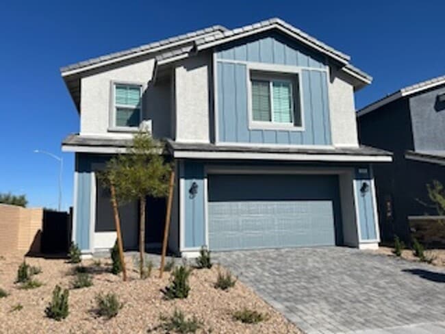 Building Photo - Spacious New Home with 5 Bedrooms in Hende...