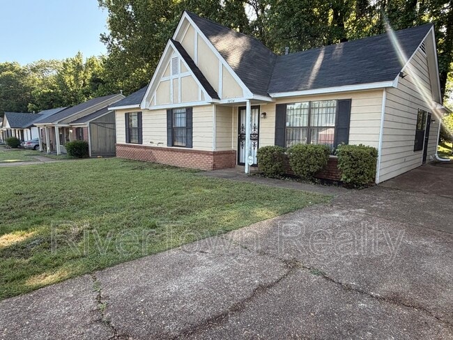 Photo - 3834 Windermere Rd