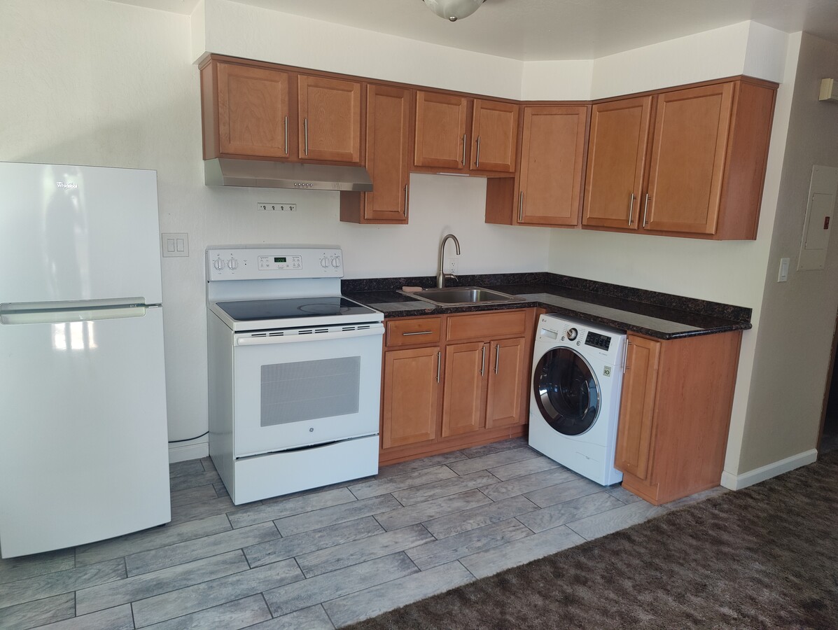 Photo - 248 College Ct