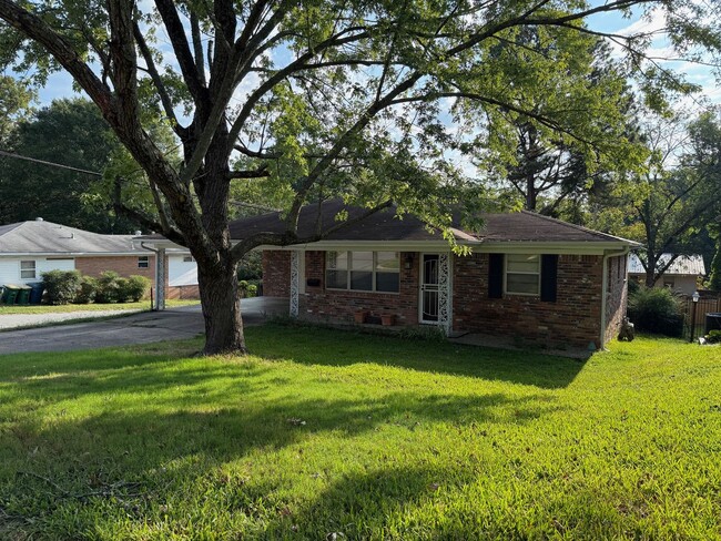 Photo - 823 N Bryan St