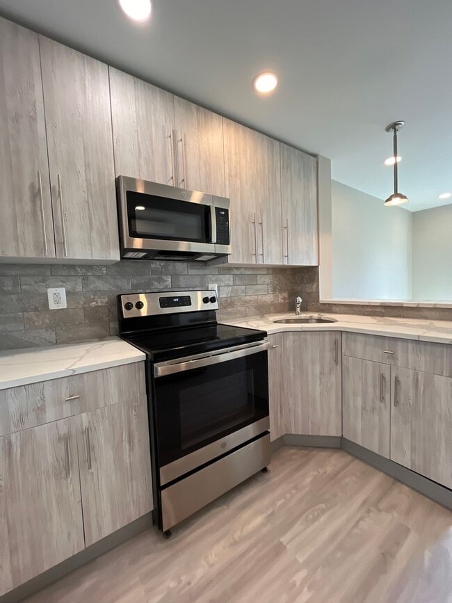 Building Photo - Ventnor Beach Lofts Unit D1