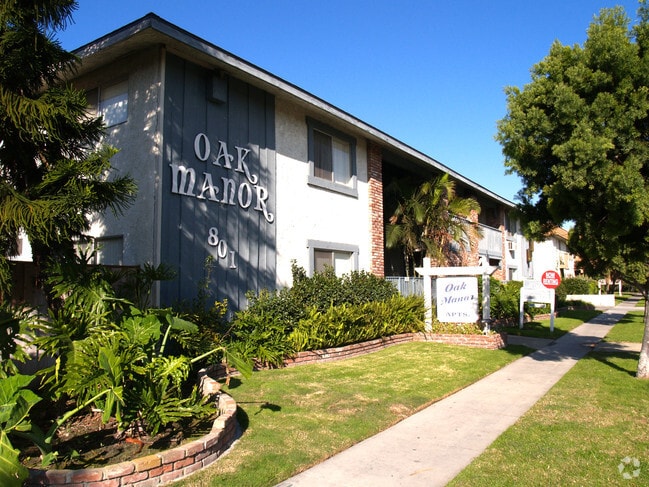 Oak Manor Apartments