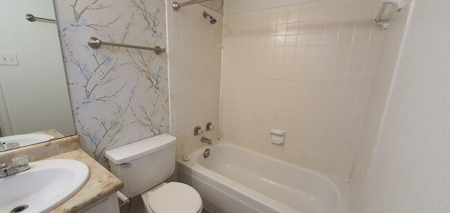 Photo - 2922 N Oakes St
