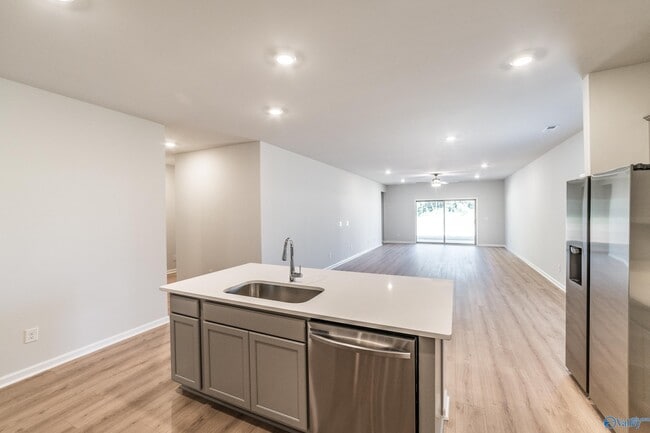Photo - 14976 Greenleaf Dr