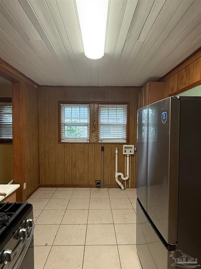 Photo - 307 E La Rua St