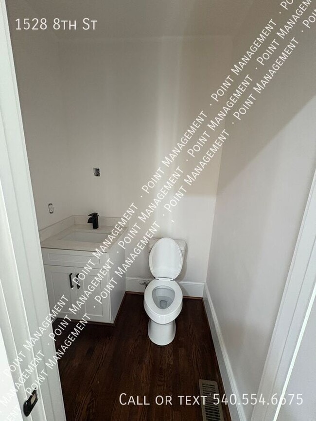 Photo - 1528 8th St SE