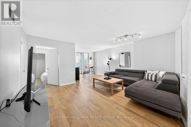 Photo - 55 Centre Ave Unit 1506