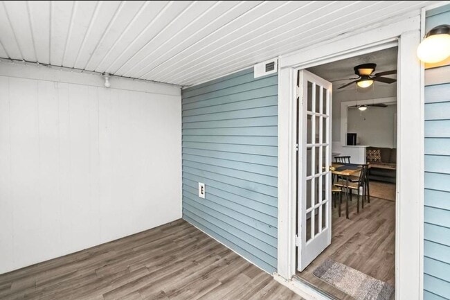 Photo - 2 Bed • 1 Bath • Central Location