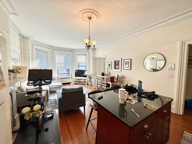 Building Photo - 177 Marlborough St Unit 8