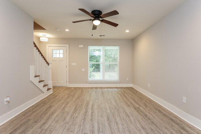 Photo - 1156 Biering Rd