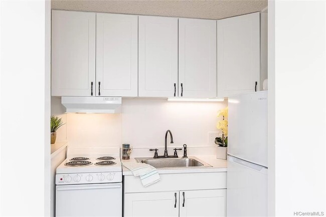Building Photo - 98-288 Kaonohi St Unit 2705