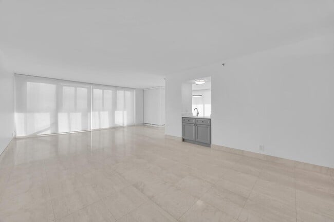 Photo - 529 S Flagler Dr