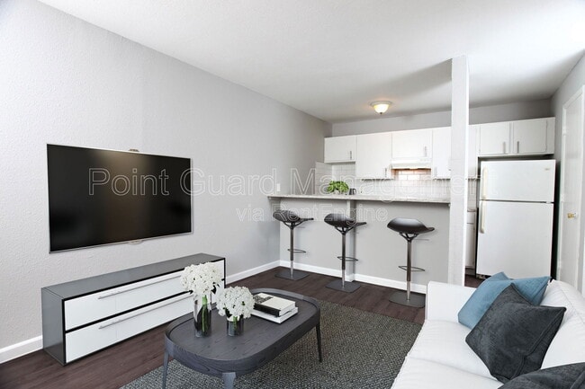 Building Photo - 1212 S Longfellow St Unit 105 Rental