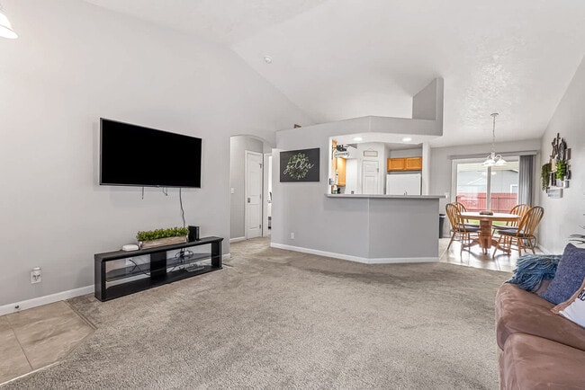 Photo - 727 W Clark Ave Unit ID1470096P