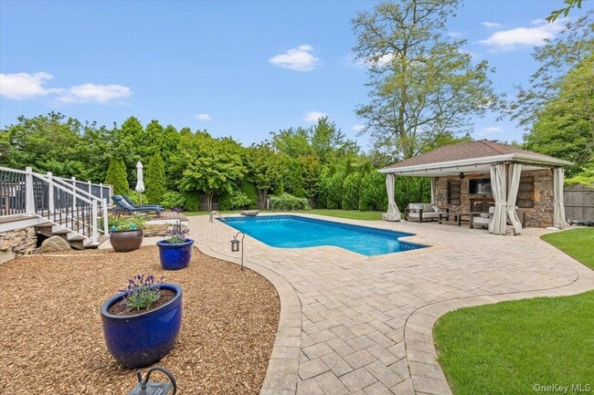 Photo - 13 Colonial Ln