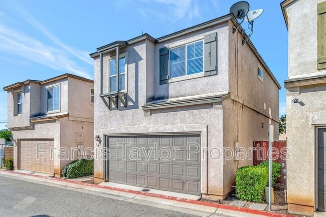 Photo - 870 N Fig St