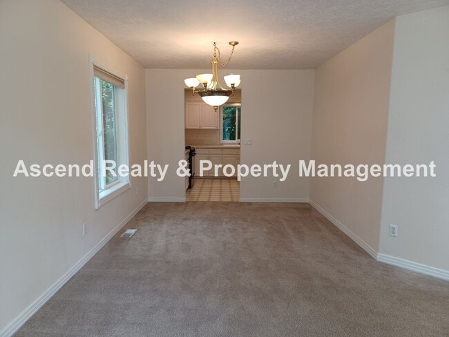 Photo - Garden Home 4 Bed & Office Quick Access to Beaverton/Dntn PDX, Rec Center, Washington Square