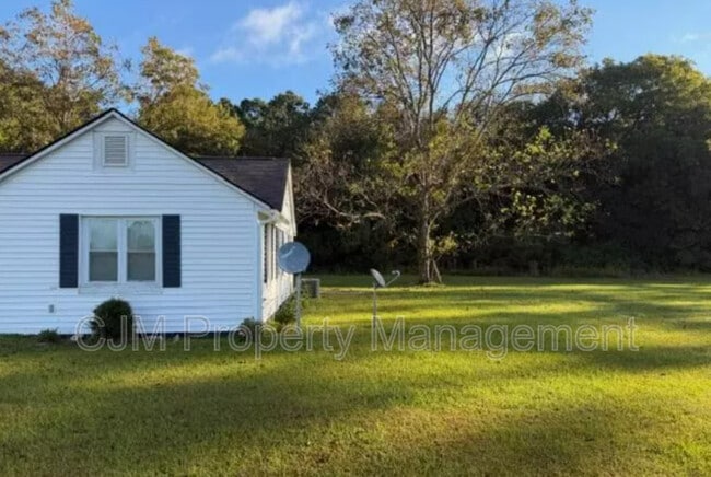 Photo - 569 E Main St