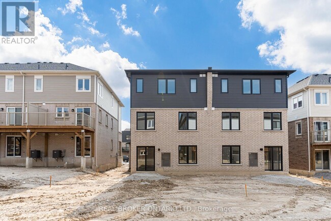 Photo - 32 Wagon Ln Unité 6