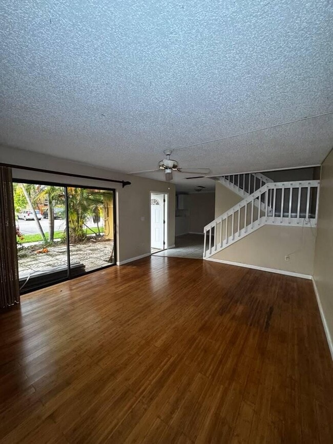 Photo - 1302 Nebraska Ave Unidad 6A
