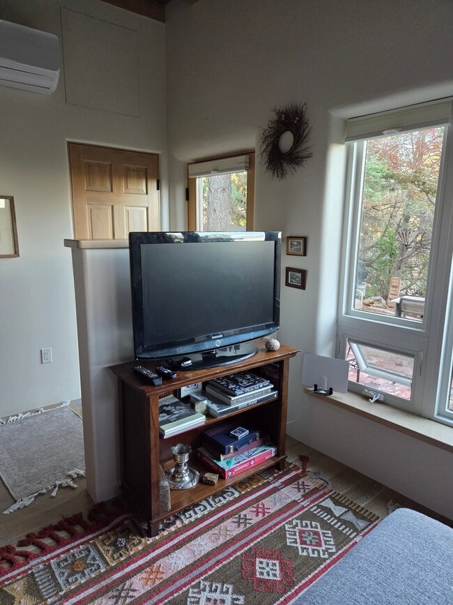 Photo - 115 Valencia Rd Unit Studio Suite