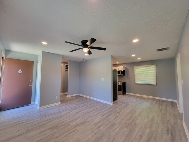 Photo - 1353 New Field Ln