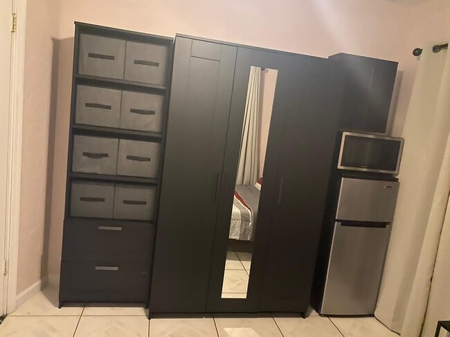 Photo - 900 NE 85th St